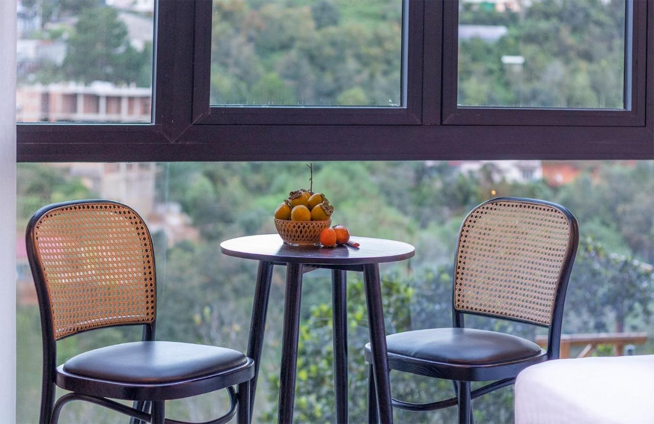 High Town Hotell Dalat Exteriör bild