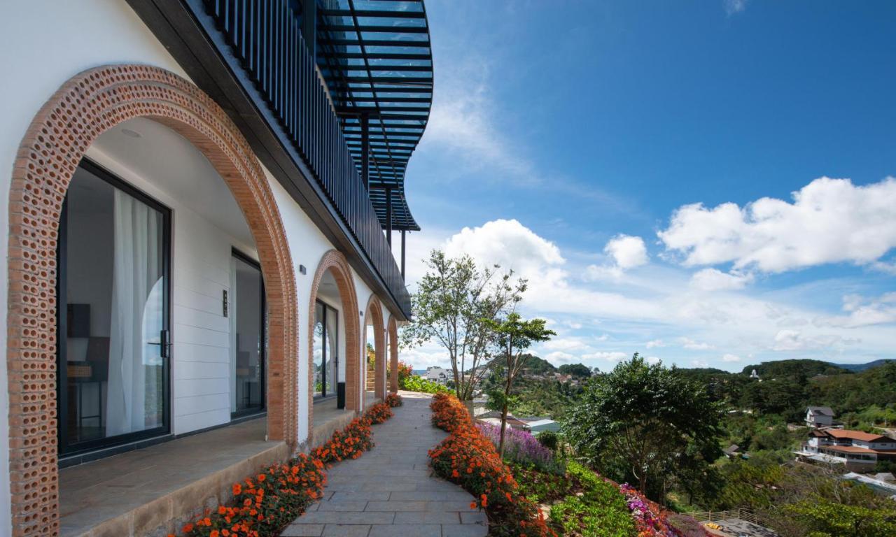 High Town Hotell Dalat Exteriör bild